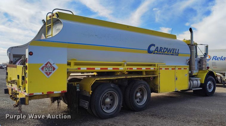 image for item DP5102 2001 Kenworth T800 fuel truck