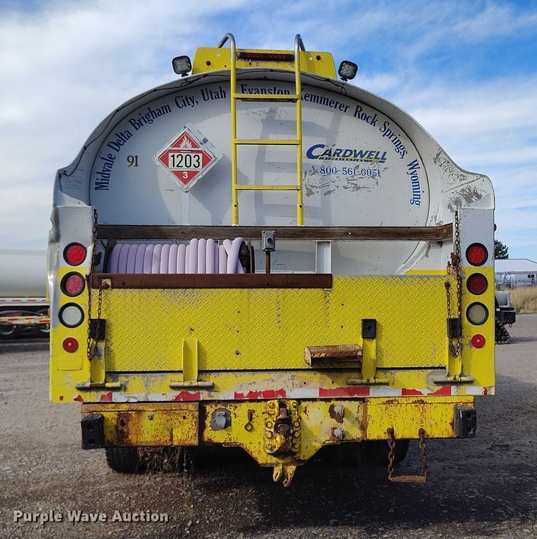 image for item DP5102 2001 Kenworth T800 fuel truck