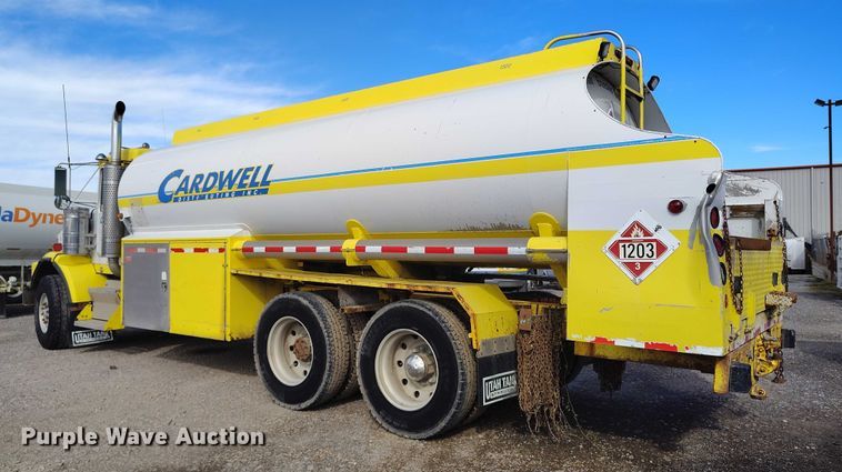 image for item DP5102 2001 Kenworth T800 fuel truck