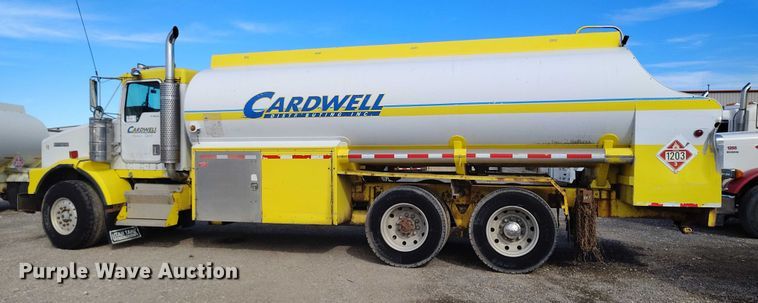 image for item DP5102 2001 Kenworth T800 fuel truck