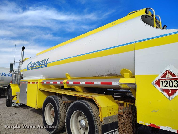 image for item DP5102 2001 Kenworth T800 fuel truck