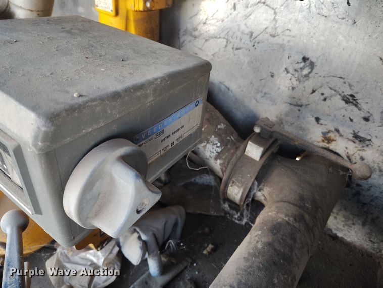 image for item DP5102 2001 Kenworth T800 fuel truck