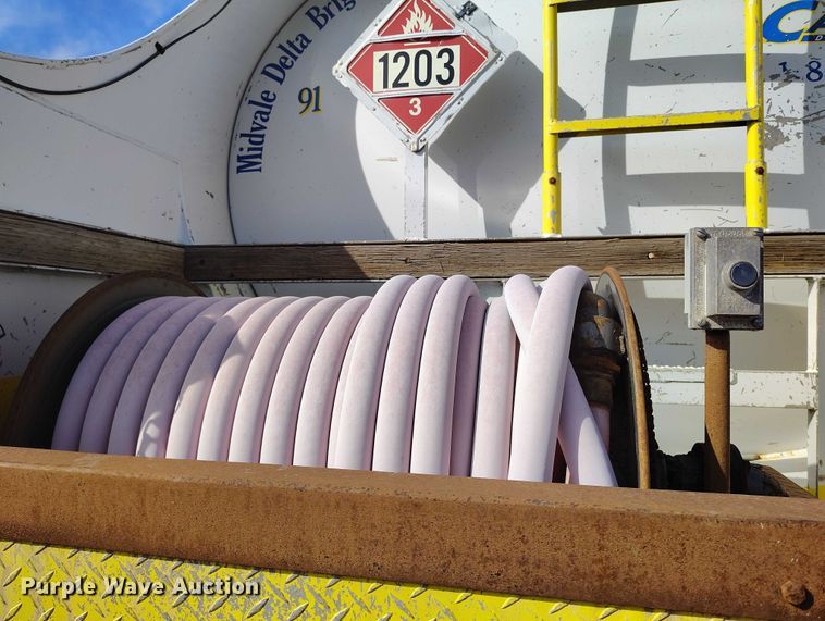 image for item DP5102 2001 Kenworth T800 fuel truck