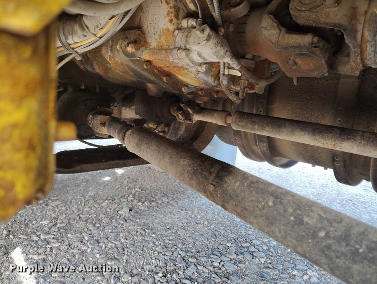 image for item DP5102 2001 Kenworth T800 fuel truck