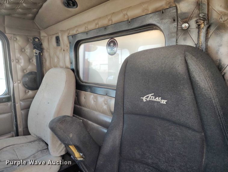 image for item DP5102 2001 Kenworth T800 fuel truck