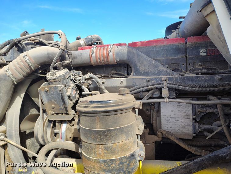 image for item DP5102 2001 Kenworth T800 fuel truck