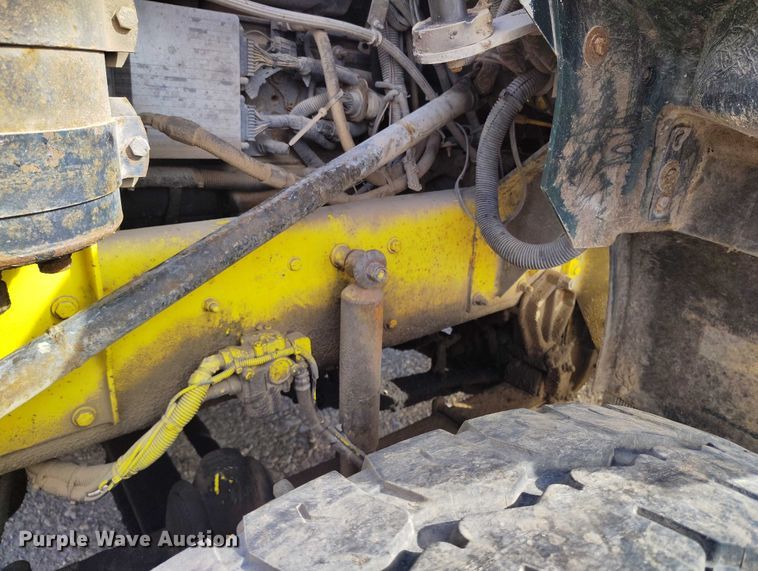 image for item DP5102 2001 Kenworth T800 fuel truck