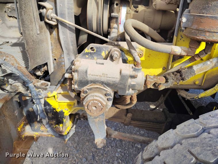 image for item DP5102 2001 Kenworth T800 fuel truck