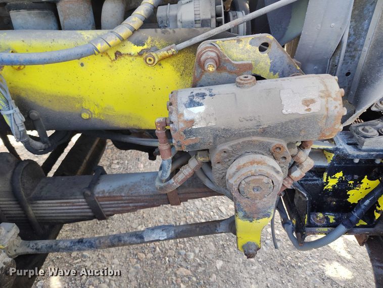 image for item DP5102 2001 Kenworth T800 fuel truck