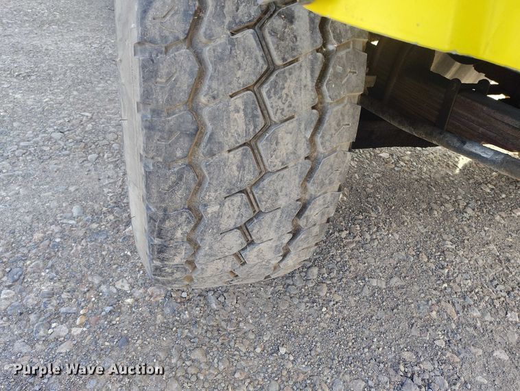 image for item DP5102 2001 Kenworth T800 fuel truck