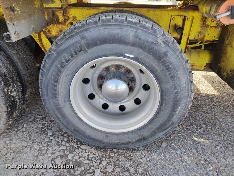 image for item DP5102 2001 Kenworth T800 fuel truck