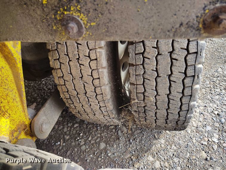 image for item DP5102 2001 Kenworth T800 fuel truck