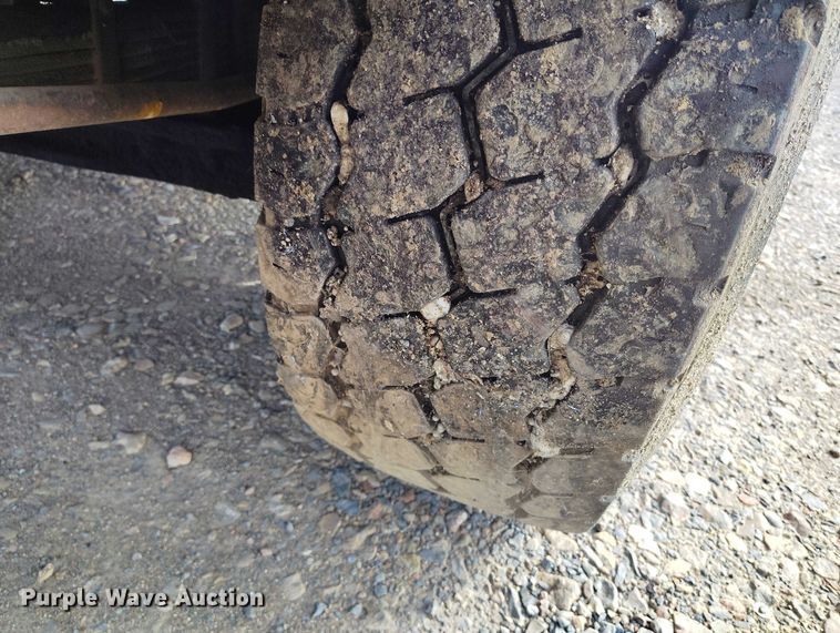 image for item DP5102 2001 Kenworth T800 fuel truck