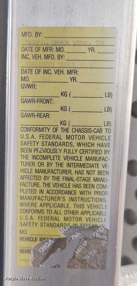 image for item DP5102 2001 Kenworth T800 fuel truck