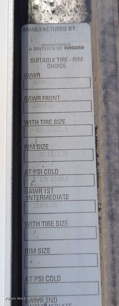 image for item DP5102 2001 Kenworth T800 fuel truck