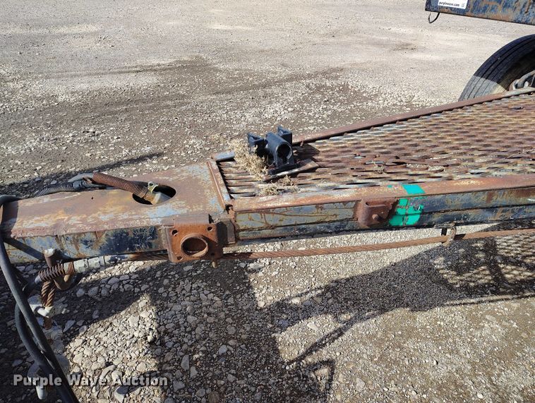 image for item DP5103 1999 Utility FF2C flatbed pup trailer