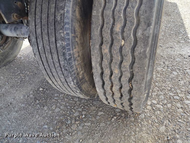 image for item DP5103 1999 Utility FF2C flatbed pup trailer