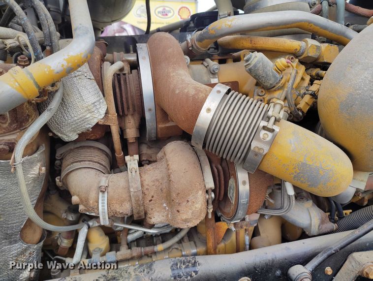 image for item DP5105 2009 Peterbilt 365 fuel / lube truck