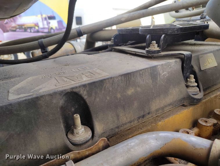 image for item DP5105 2009 Peterbilt 365 fuel / lube truck