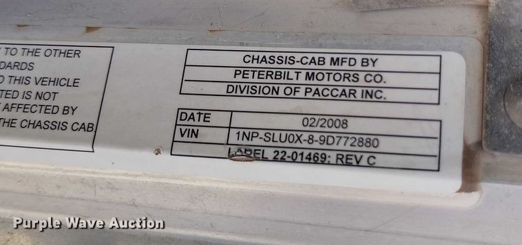 image for item DP5105 2009 Peterbilt 365 fuel / lube truck