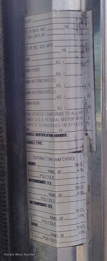 image for item DP5105 2009 Peterbilt 365 fuel / lube truck