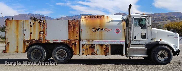 image for item DP5107 2011 Kenworth T800 fuel / lube truck