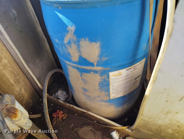 image for item DP5107 2011 Kenworth T800 fuel / lube truck