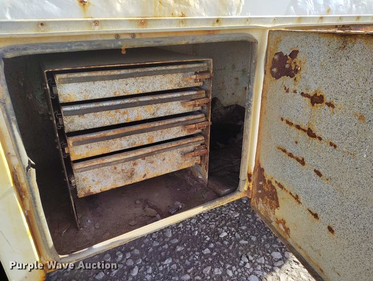 image for item DP5107 2011 Kenworth T800 fuel / lube truck