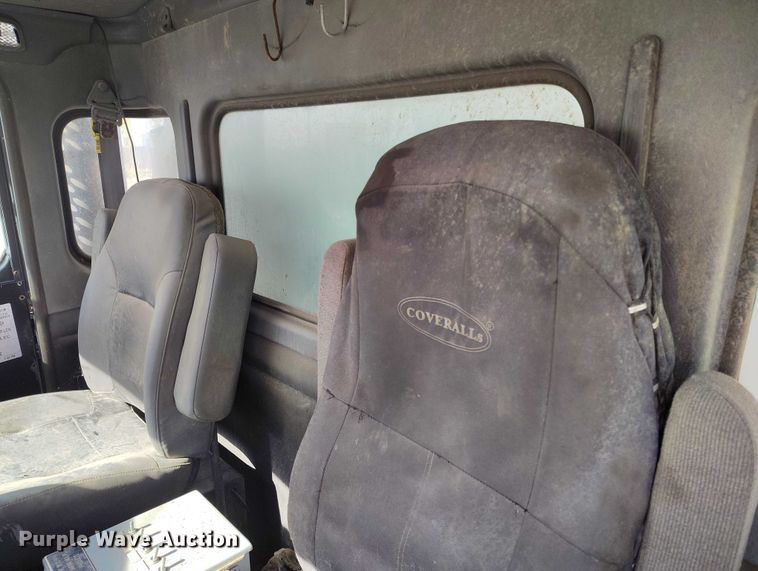 image for item DP5107 2011 Kenworth T800 fuel / lube truck