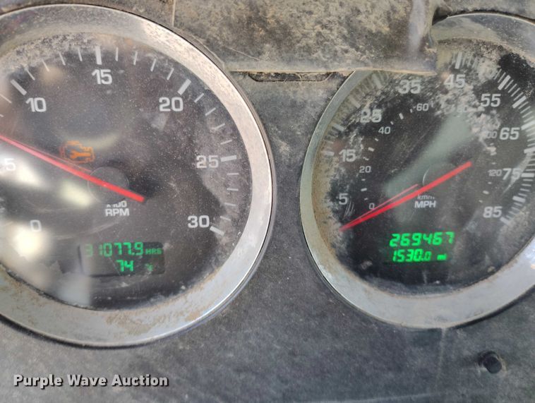 image for item DP5107 2011 Kenworth T800 fuel / lube truck