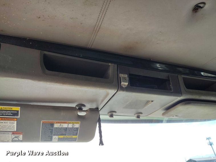 image for item DP5107 2011 Kenworth T800 fuel / lube truck