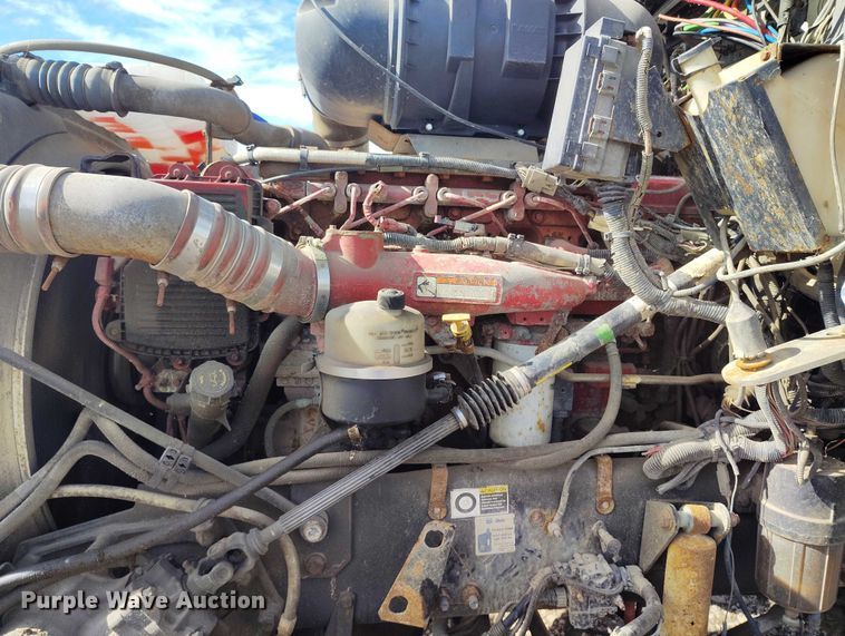 image for item DP5107 2011 Kenworth T800 fuel / lube truck