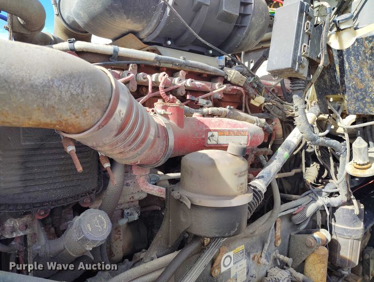 image for item DP5107 2011 Kenworth T800 fuel / lube truck