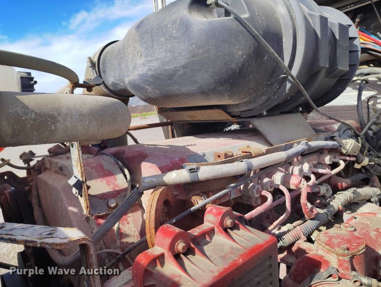 image for item DP5107 2011 Kenworth T800 fuel / lube truck