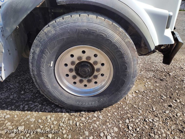 image for item DP5107 2011 Kenworth T800 fuel / lube truck