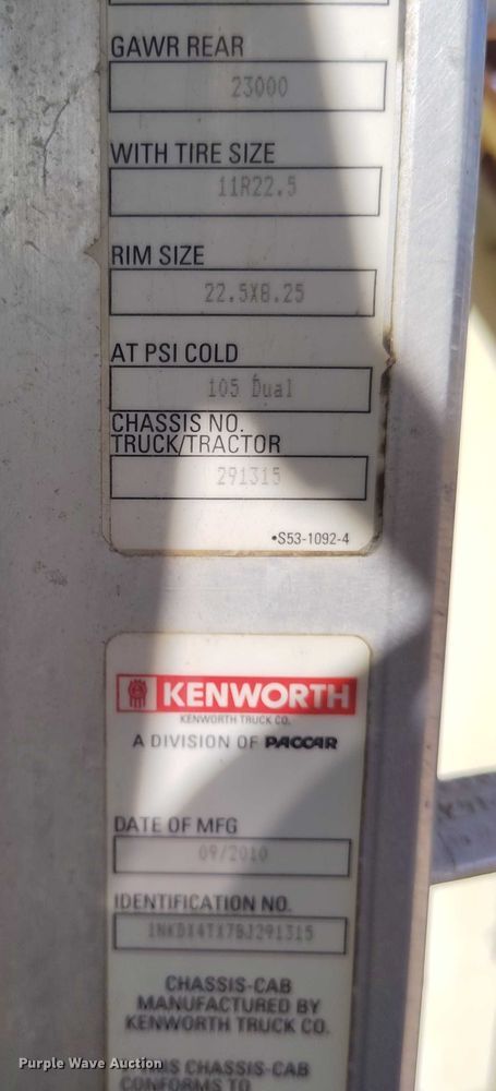 image for item DP5107 2011 Kenworth T800 fuel / lube truck