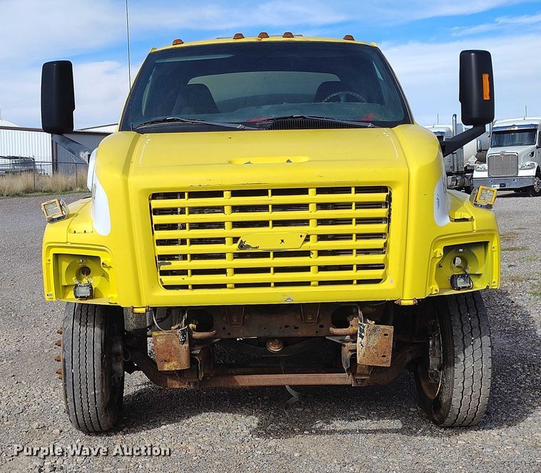 image for item DP5108 2003 GMC TC6C042 fuel / lube truck