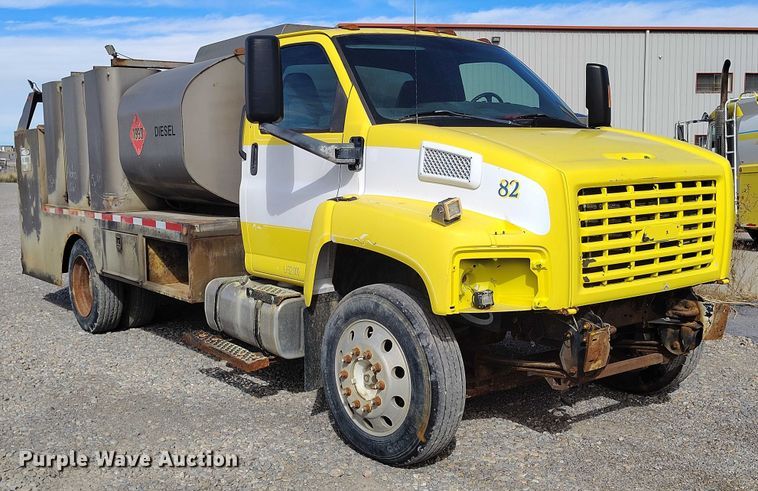image for item DP5108 2003 GMC TC6C042 fuel / lube truck