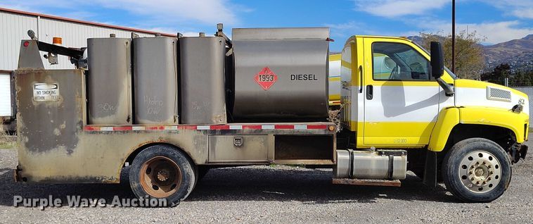 image for item DP5108 2003 GMC TC6C042 fuel / lube truck