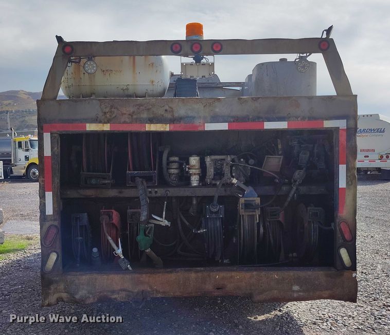 image for item DP5108 2003 GMC TC6C042 fuel / lube truck