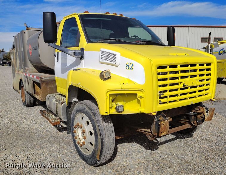 image for item DP5108 2003 GMC TC6C042 fuel / lube truck