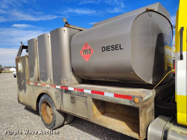 image for item DP5108 2003 GMC TC6C042 fuel / lube truck