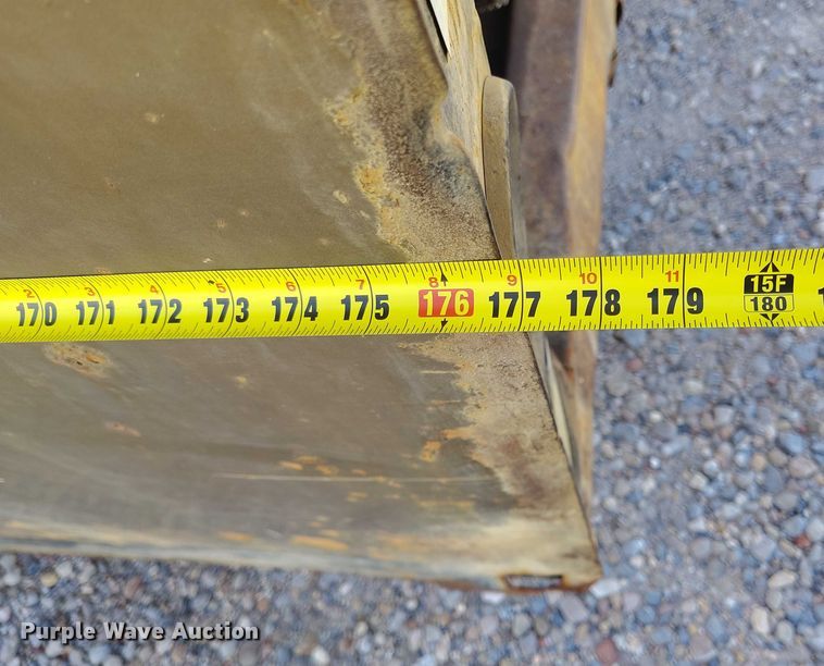 image for item DP5108 2003 GMC TC6C042 fuel / lube truck