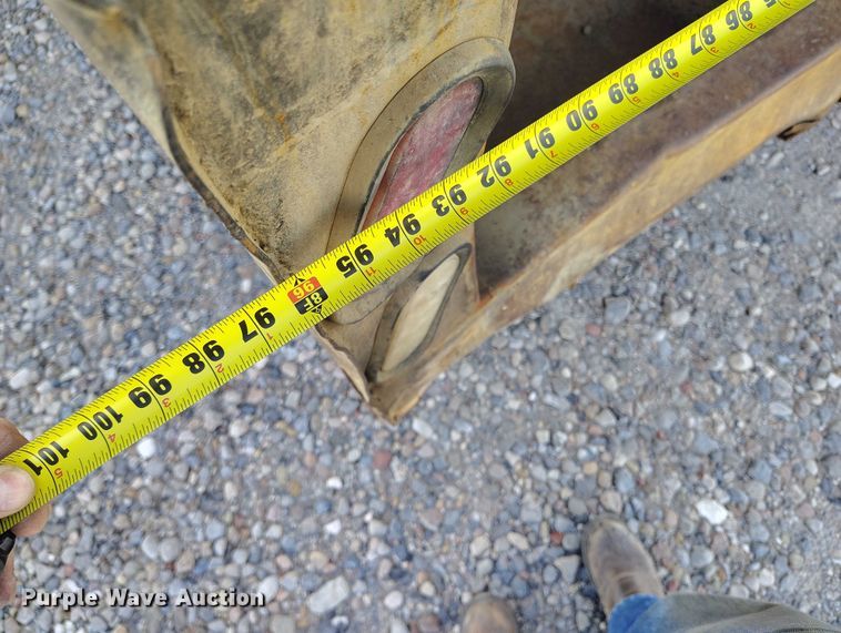 image for item DP5108 2003 GMC TC6C042 fuel / lube truck