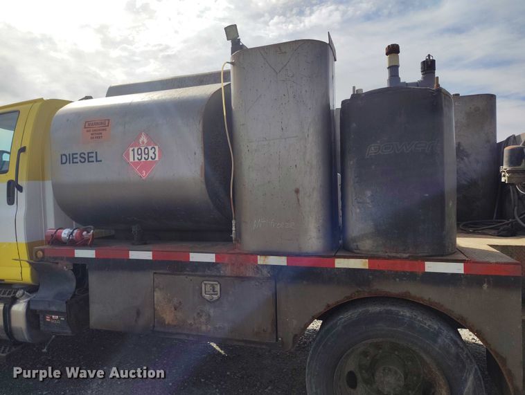 image for item DP5108 2003 GMC TC6C042 fuel / lube truck