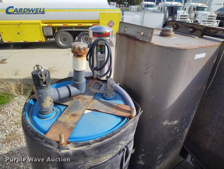 image for item DP5108 2003 GMC TC6C042 fuel / lube truck