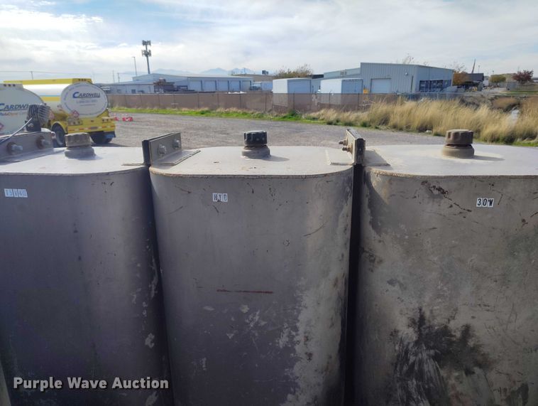 image for item DP5108 2003 GMC TC6C042 fuel / lube truck