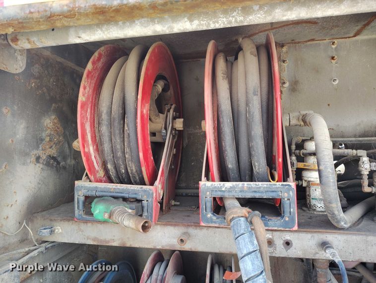 image for item DP5108 2003 GMC TC6C042 fuel / lube truck