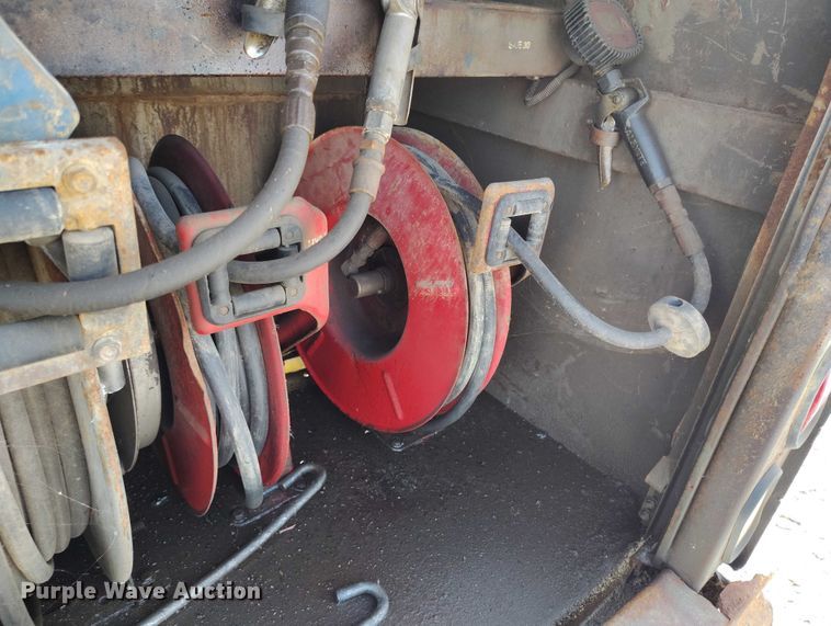 image for item DP5108 2003 GMC TC6C042 fuel / lube truck