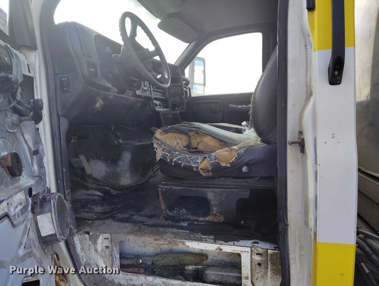 image for item DP5108 2003 GMC TC6C042 fuel / lube truck